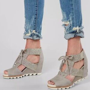 Sorel Women's Sandals in Brown and Tan
